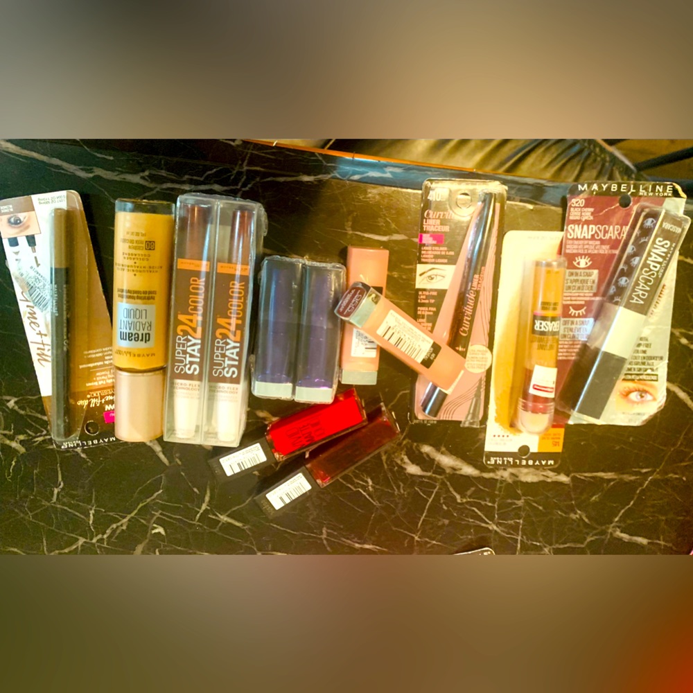 Maybelline makeup lot